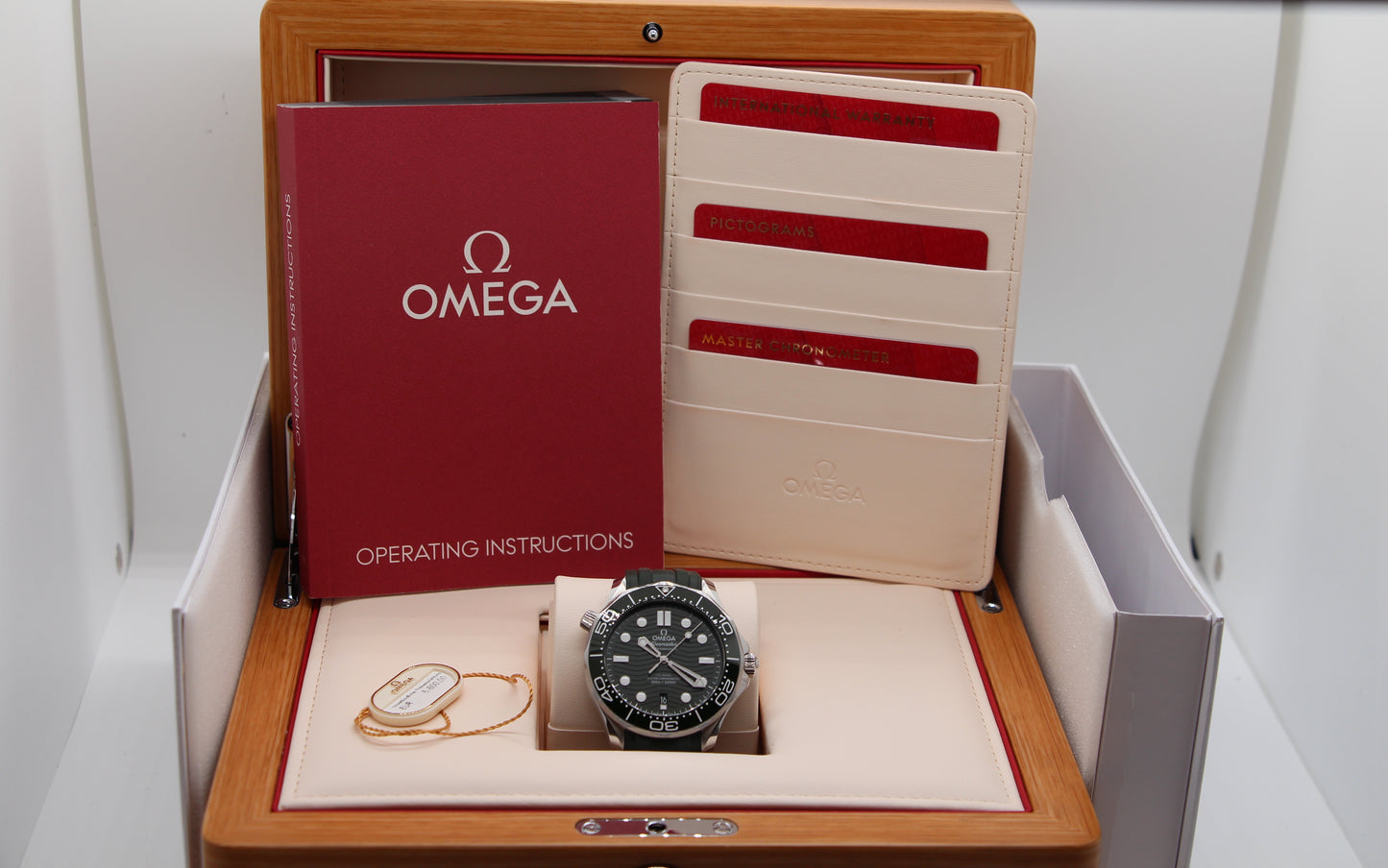 Omega SMP 300M Grün