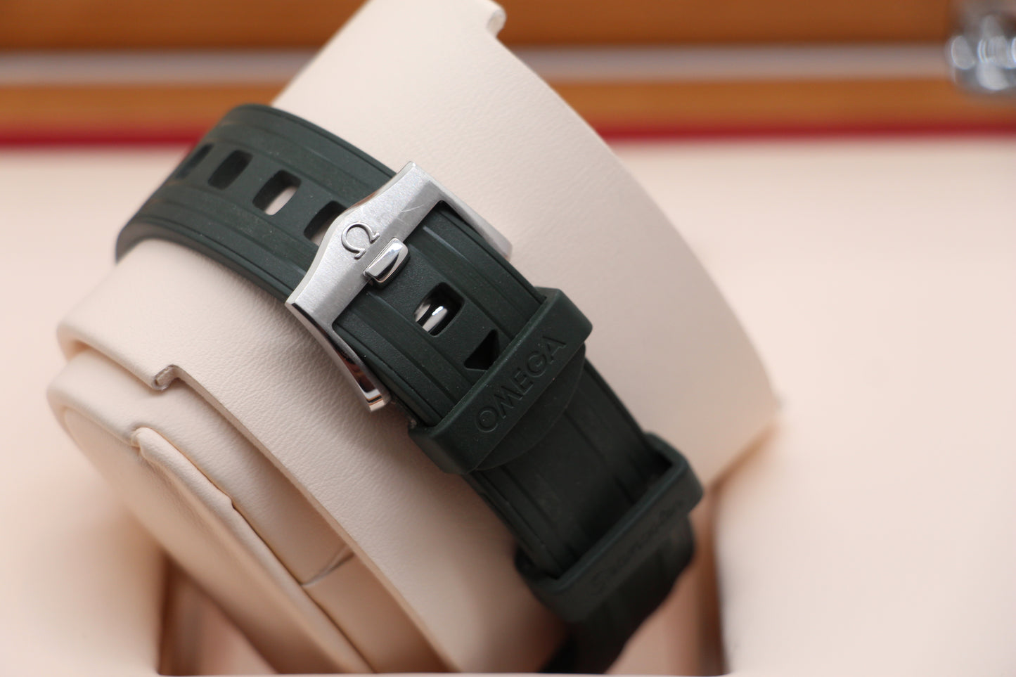 Omega SMP 300M Grün