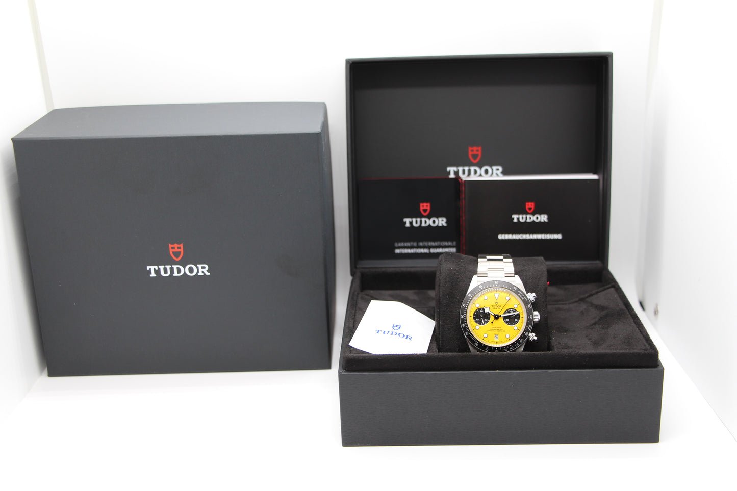 Tudor Black Bay Bumble Bee