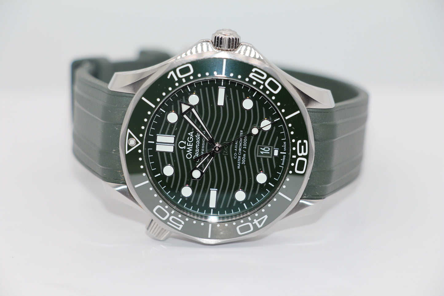 Omega SMP 300M Grün