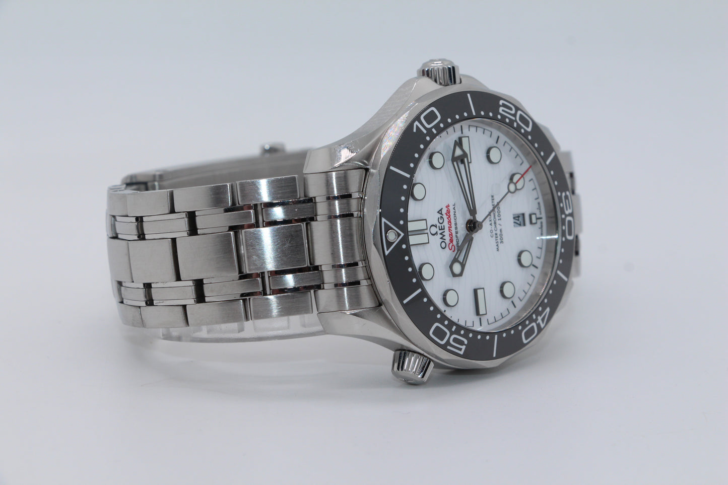Omega SMP 300M Weiss