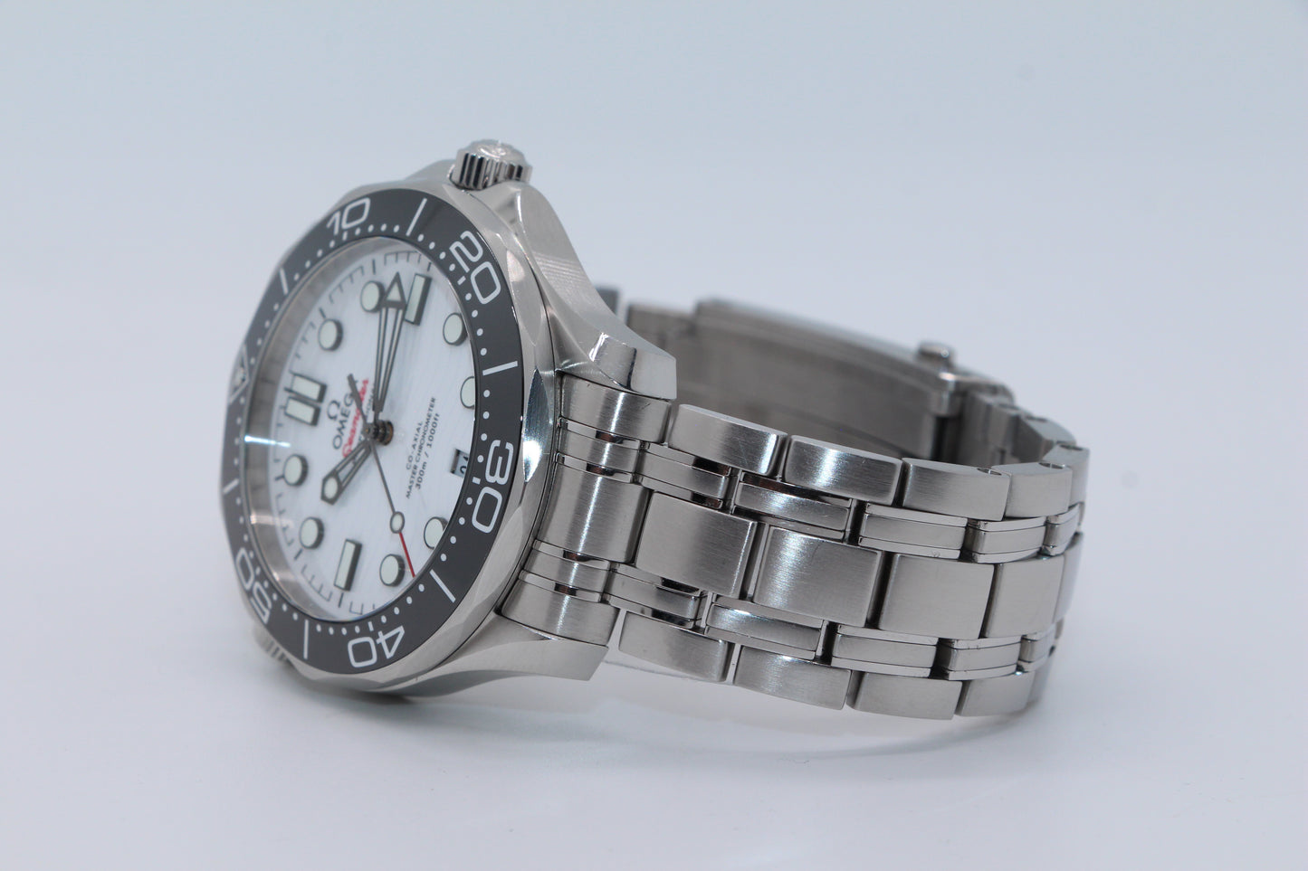 Omega SMP 300M Weiss