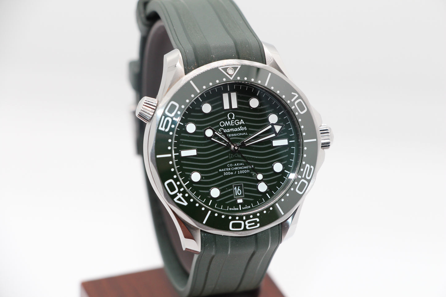 Omega SMP 300M Grün