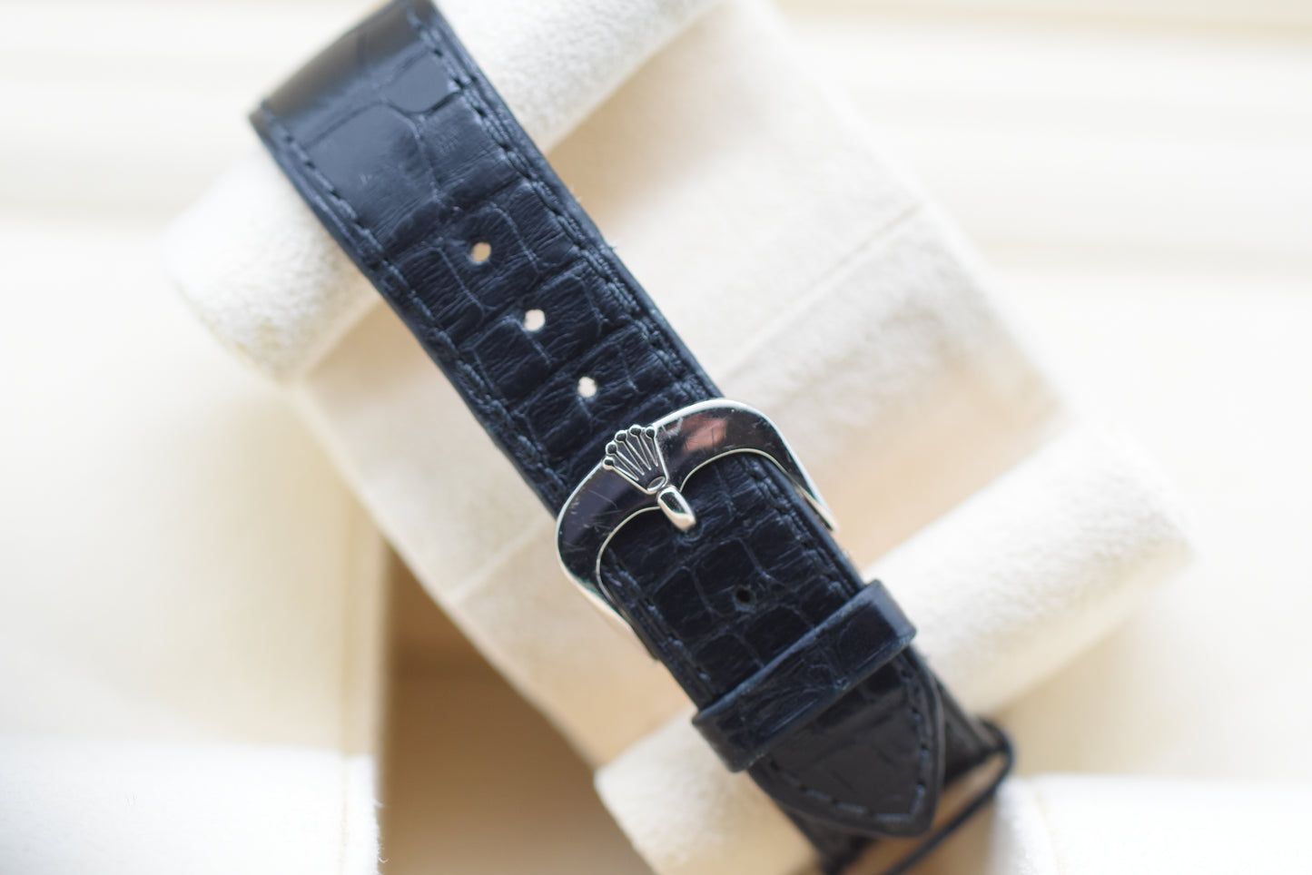 Rolex Cellini Date Whitegold Blue Dial