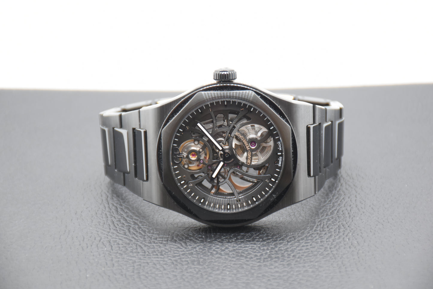 Girard Perregaux Laureato Skeleton