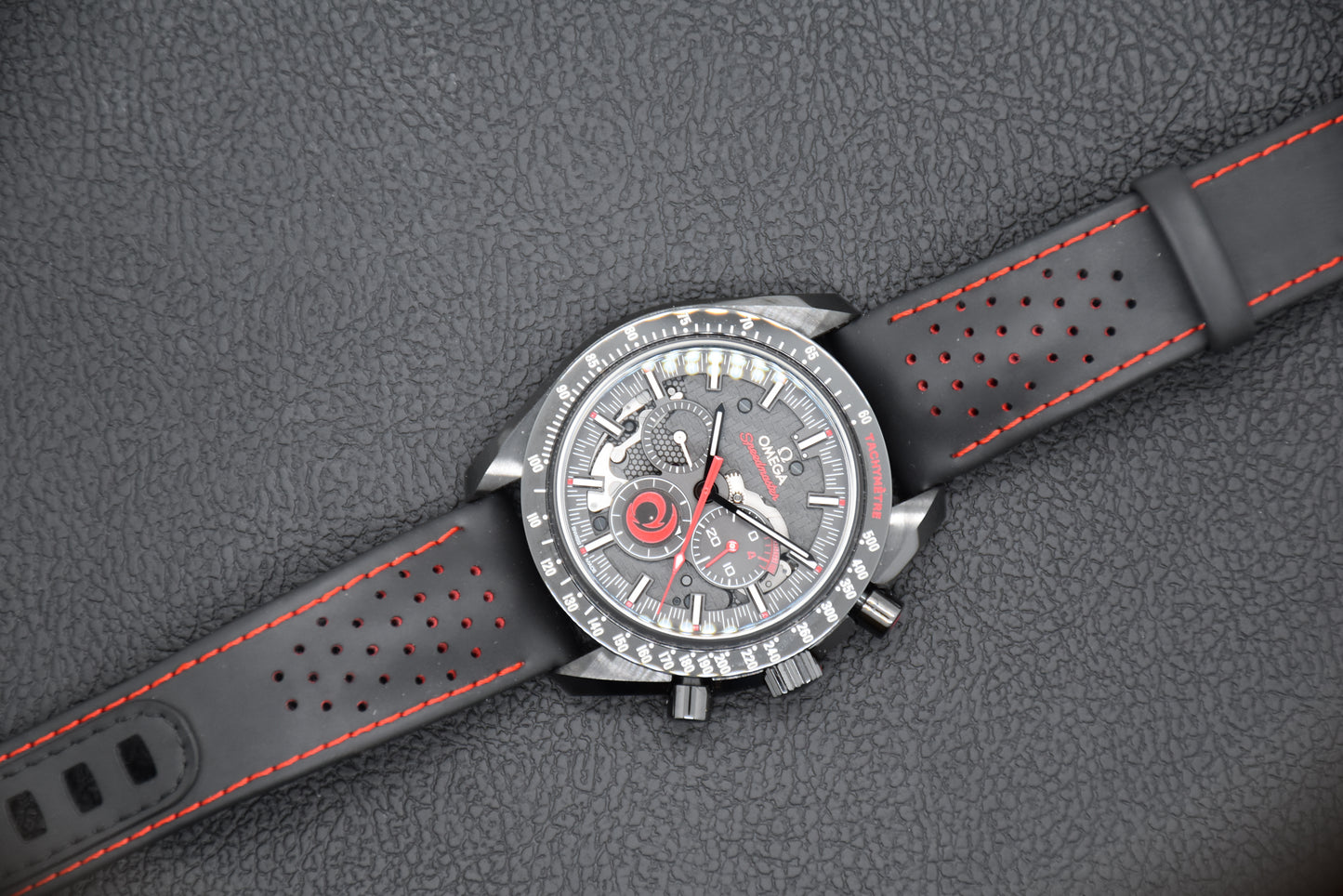 Omega Speedmaster Dark Side of the Moon Alinghi