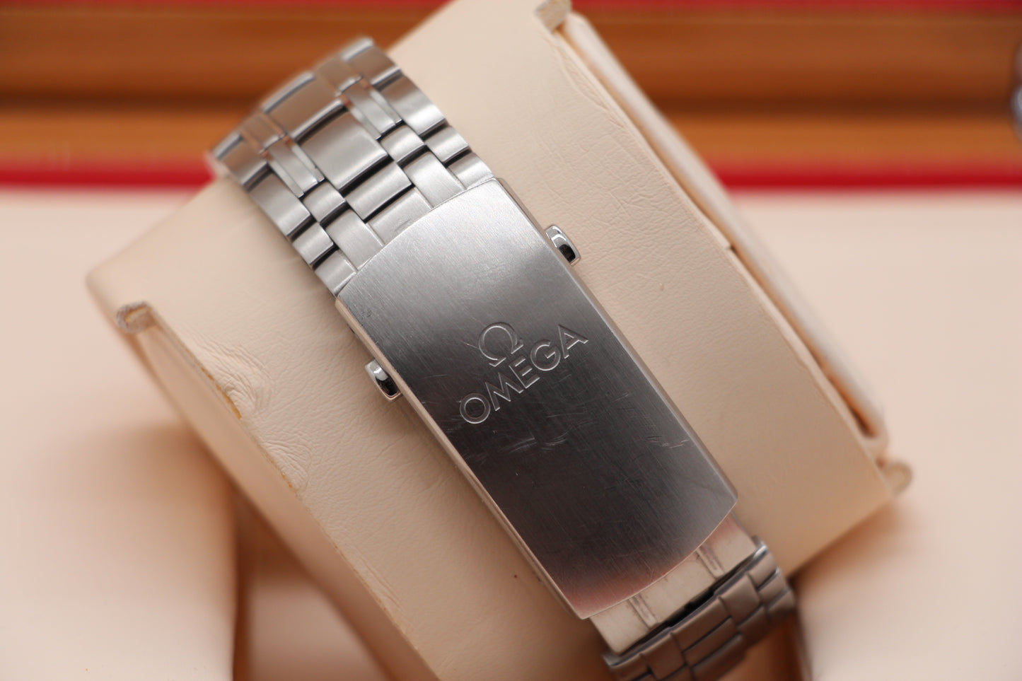 Omega SMP 300M Weiss
